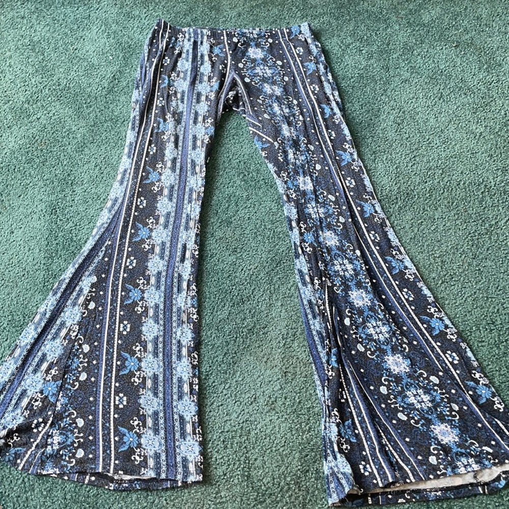 Bell bottom stretchy pants